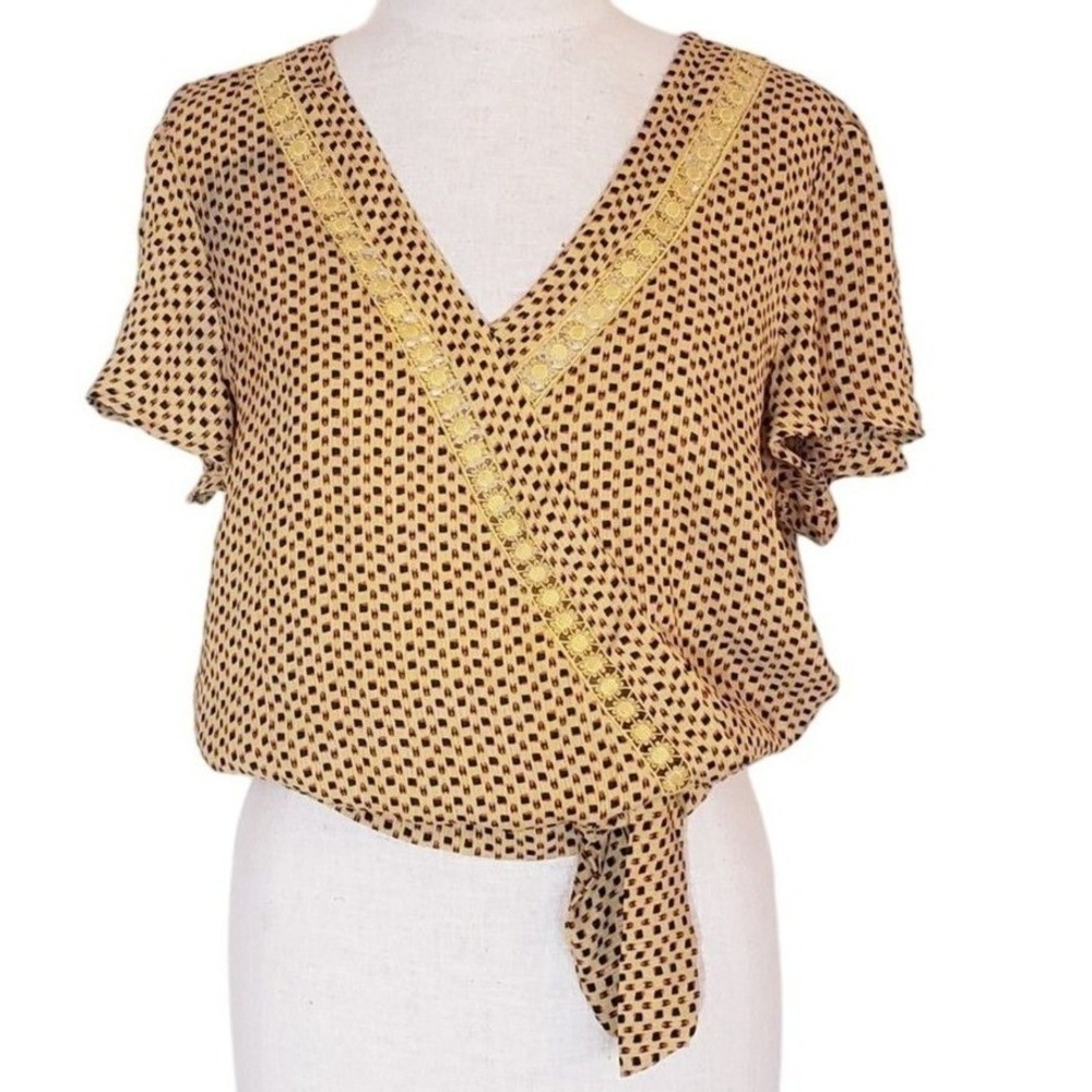Crescent and Willough top size Large flutter sleeve faux wrap yellow geo print‎